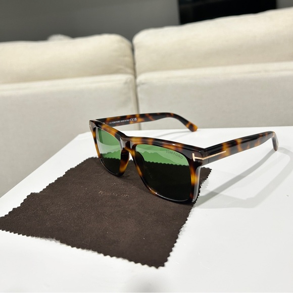 Tom Ford 0906 Buckley Havana Sunglasses - Picture 2 of 9